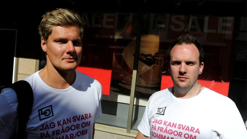 LO besvikna på Västerviks kommuns hantering av feriepraktikanterna. Petrus Eriksson och Richard Pelle besökte flera arbetsplatser i Västervik under måndagen.
