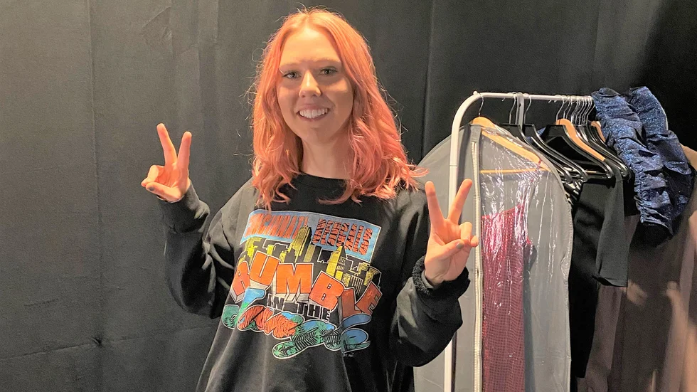 Klocka 20 på lördagskvällen slås tv-kamerorna på för fjärde deltävlingen av Melodifestivalen. Clara Klingenström är redo, hennes "Behöver inte dig i dag" är bidrag nummer sex.