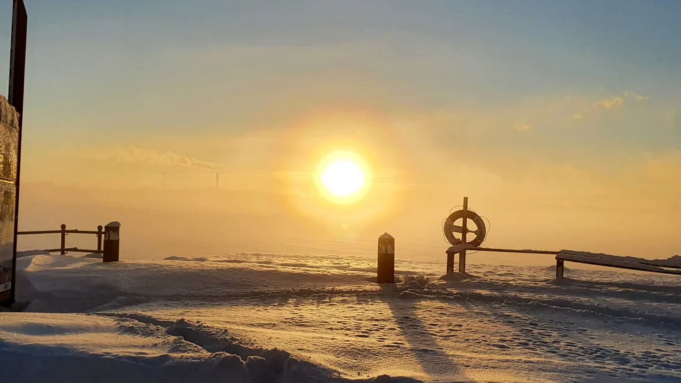 Så vackert! Solen på väg ner vid Västra kajen, Piteå.