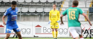Nya målvakten med i truppen i viktiga matchen