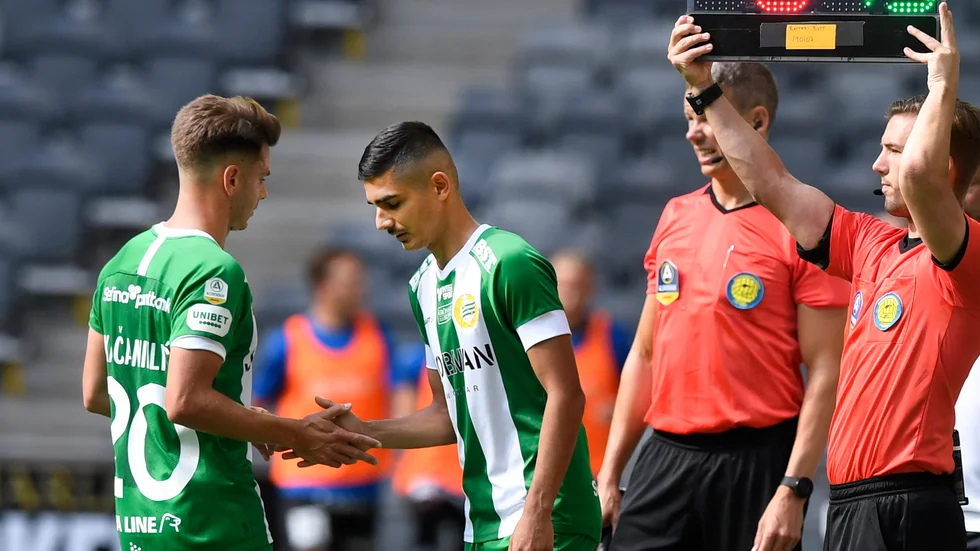 Aimar Sher, här inbytt i stället för Hammarbystjärnan Alexander Kacaniklic, har imponerat i allsvenskan i år. Arkivbild.