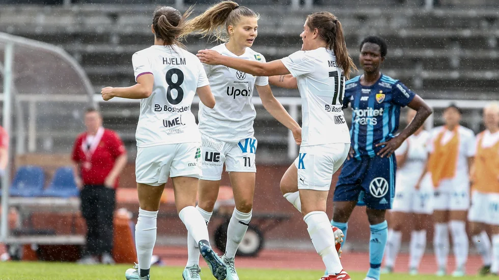 Umeås Therese Simonsson (mitten), här i en match mot Djurgården, visade vägen i 3–0-segern mot Vittsjö. Arkivbild.