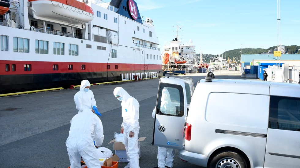Passagerare ombord Hurtigruten MS Spitsbergen som lade till i Tromsø testas för coronavirustet.