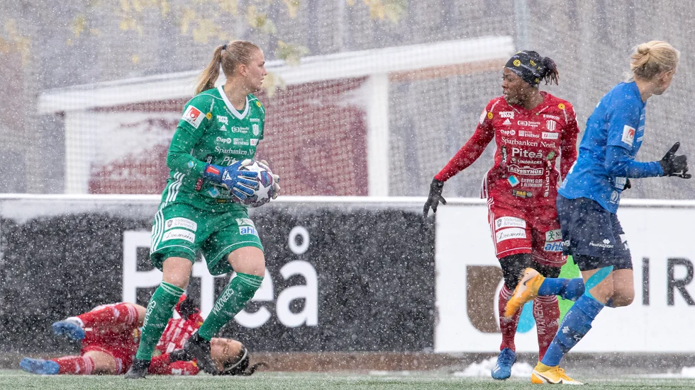 Caroline Frykgård kan få fortsatt förtroende mellan Piteås stolpar. Guro Pettersen är fortfarande ett frågetecken. (Arkivbild)