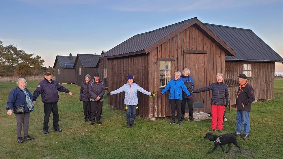 PRO Hemseortens pigga vandrare vid Tutens fiskeläger vid Lausviken
