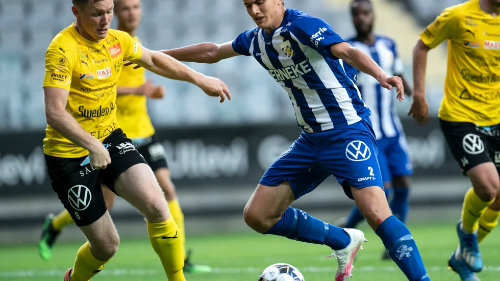IFK Göteborgs Jesper Tolinsson, till höger, flyttar till Lommel i den belgiska ligan i sommar. Arkivbild.