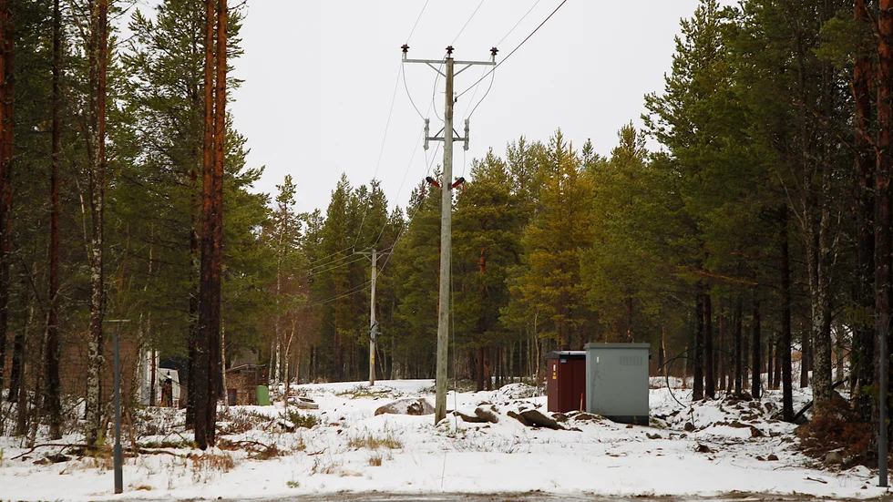 Totalt rör det sig om två kilometer luftledning i Rattik som byggs om. 1,7 kilometer får ny lina som är isolerad och på en sträcka om 300 meter grävs kabel ner i marken.