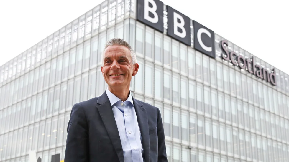Anställda som arbetar med nyheter på brittiska BBC får delta i Prideparader, enligt vd:n Tim Davie. Arkivbild.