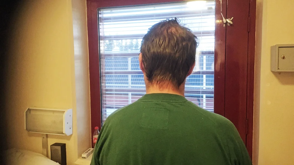 Det blir ingen fars dag för den häktade mannen vi valt kalla Sven. "Jag saknar barnen varje dag, men det är ju mitt eget fel allt det här", säger han.