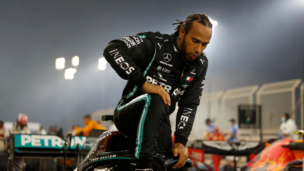 Mercedesföraren vann första loppet i Bahrain, men missade det andra då han bekräftats ha smittats av coronaviruset.