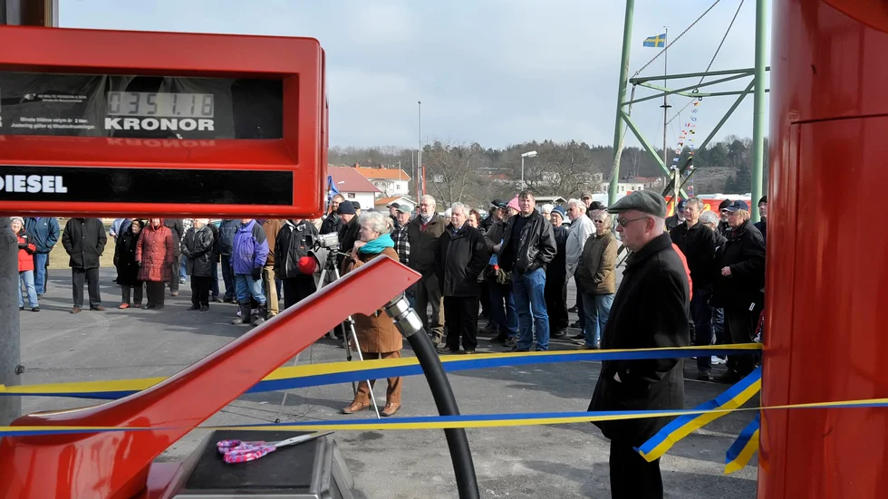 Så här såg det ut när sjömacken i Nävekvarn invigdes år 2008. Nu upphandlas en ny bensin- och dieseltank till Nävekvarns hamn.