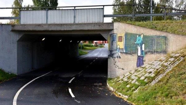 Under den här gångtunneln i centrala Luleå ska våldtäkten har skett den där fredagsnatten i för drygt tre veckor sedan. Nu sätter polisen sin förhoppning till svar av analyser från Nationellt forensiskt center, NFC, av insänt material.