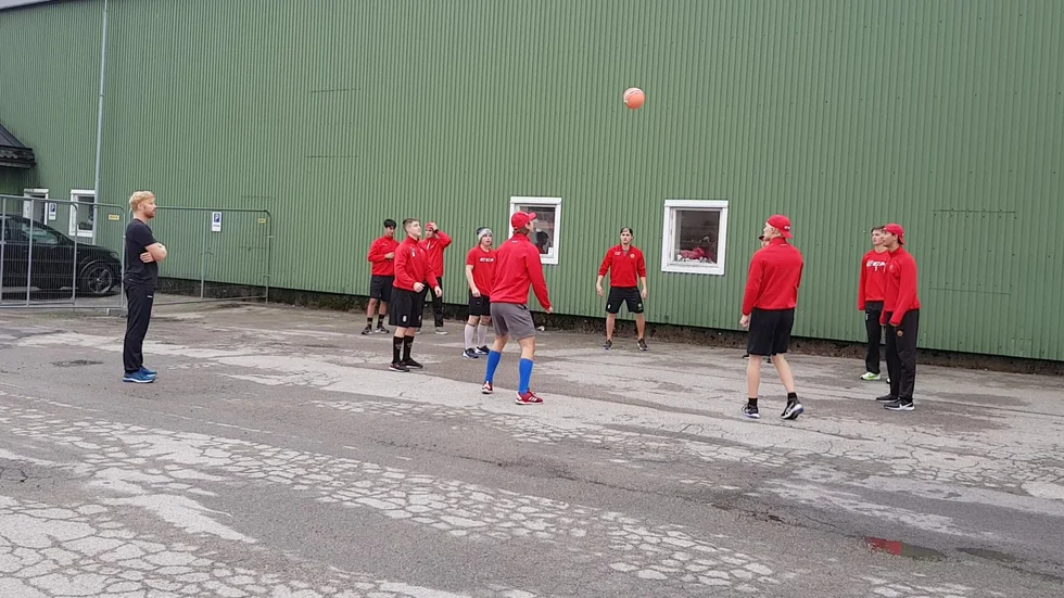 Almtuna värmer upp i Tingsryd.