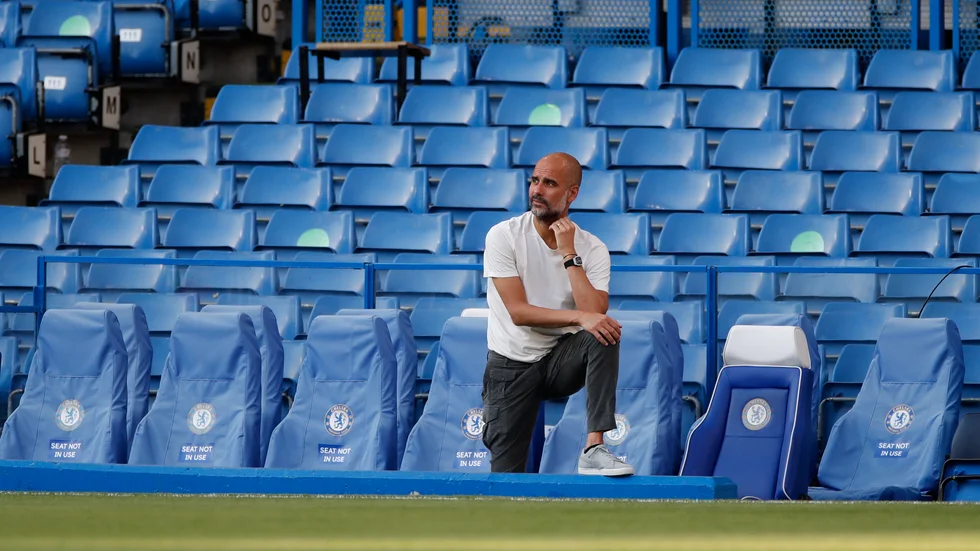 Manchester Citys tränare Pep Guardiola lovar att hylla mästarlaget Liverpool när de kommer till Manchester. Arkivbild.