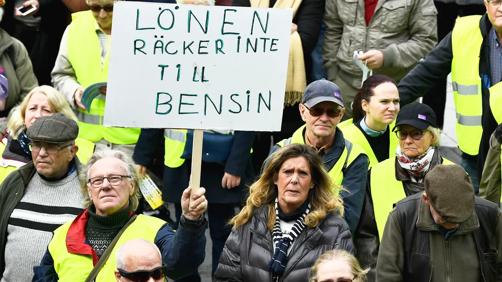 Protester mot bland annat bensinpriset i Stockholm förra året. Arkivbild.
