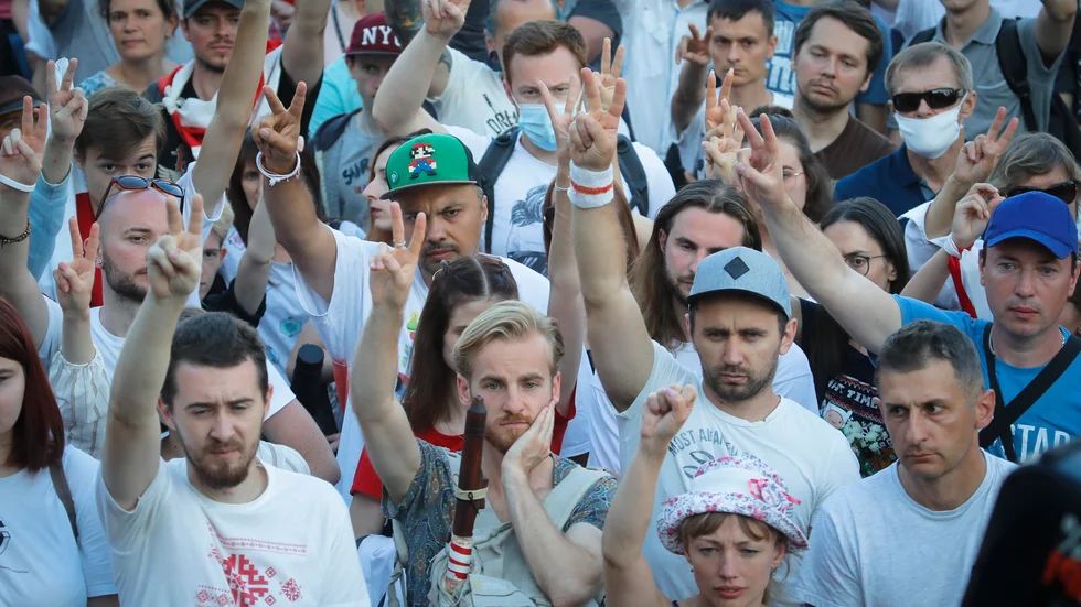 Belarusiska demonstranter i Minsk.
