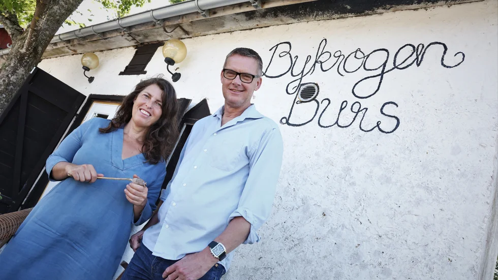 Tillsammans driver kompisarna Liora Spigel och Janne Wikström Bykrogen i Burs. 