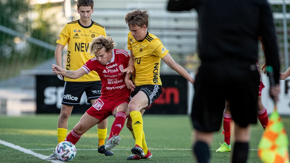 Axel Uddström satte 1-0.