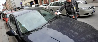Fick p-böter - ringde efter förstärkning