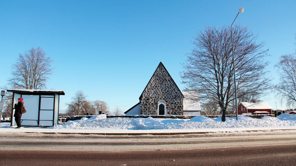 Vid Skäfthammars kyrka planeras för en helt ny bytespunkt för bussar med vändslinga och flera hållplatslägen. 