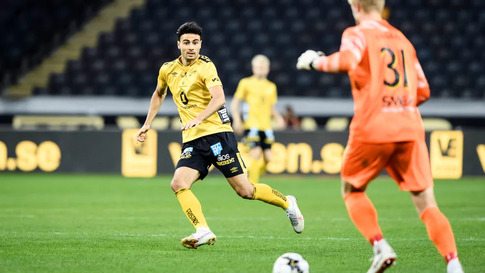 Deniz Hümmet, i fokus, lånas ut till Örebro. Arkivbild.