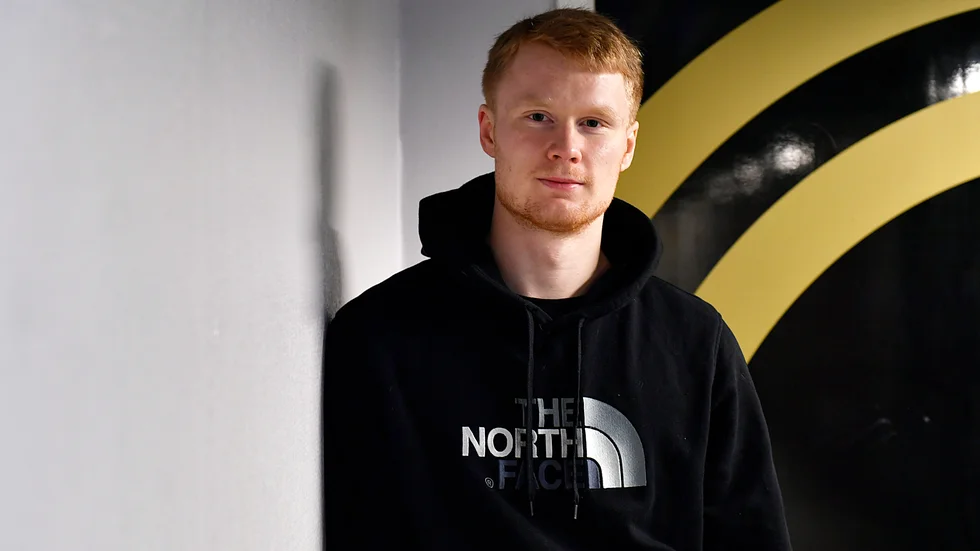 Efter en säsong i Team TG – och ett rivet kontrakt i IFK Luleå – är Jonathan Käller klar för en återkomst i Skellefteå FF.