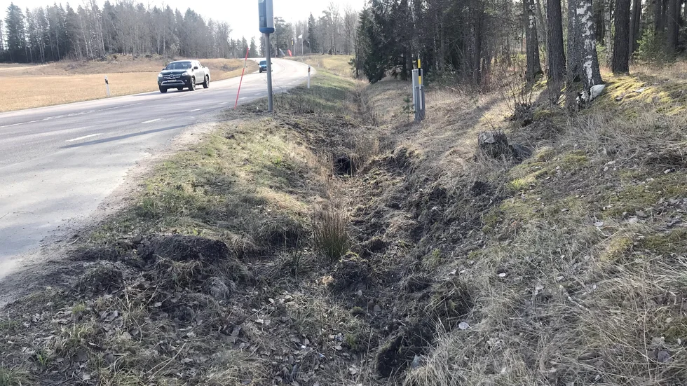 Olycksplatsen på väg 52 vid infarten till Sjögölet. Bilden är tagen dagen efter olyckan i april. 