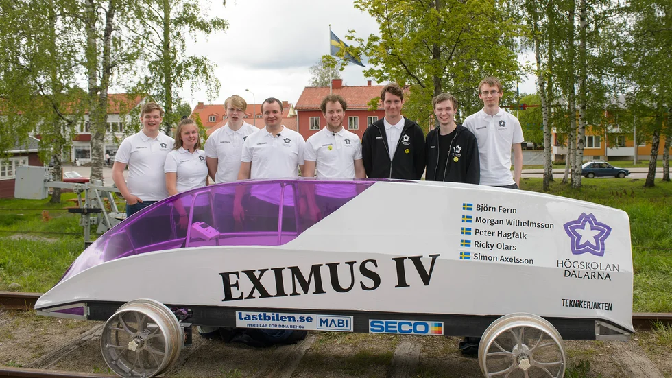 Förra årets vinnare i tävlingen: Carl-William Lindquist, Julia Larsson, Fredrik Forsman, Peter Hagfalk, Björn Ferm, Mattias Wengermark, Simon Axelsson, Morgan Wilhelmsson.