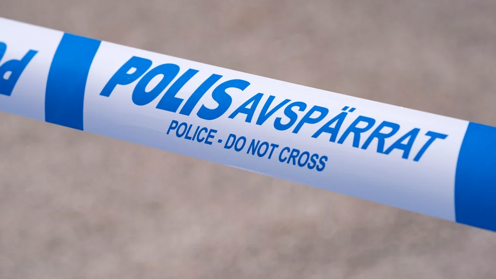 Ett litet barn har fallit från hög höjd i Laxå. Arkivbild.