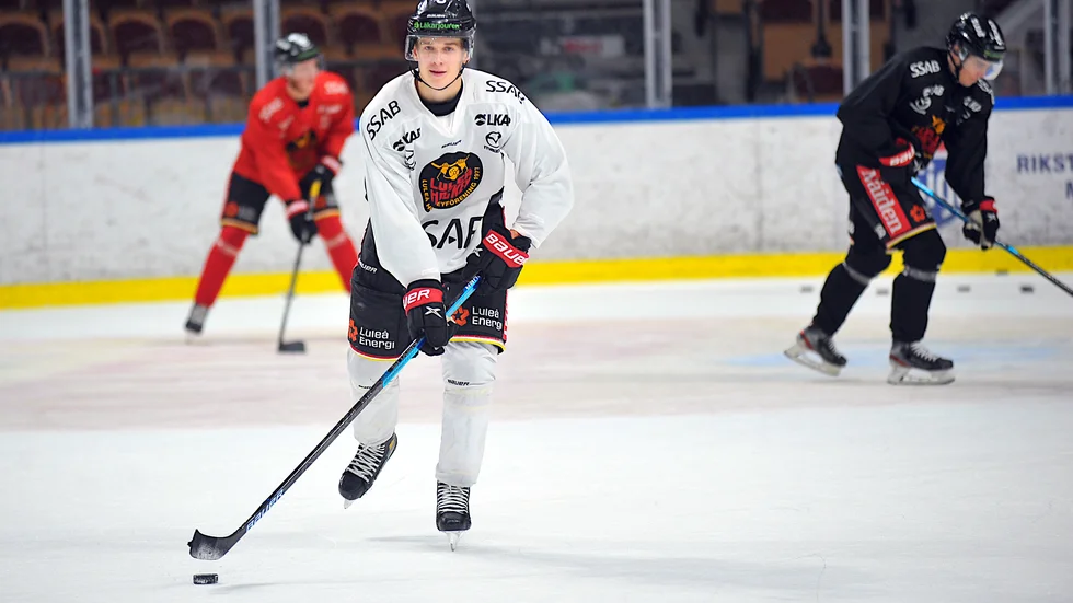 Nils Lundkvist ser fram mot matchen på torsdag där gamla kompisarna Emil Larsson och Robin Kovács står som motståndare.