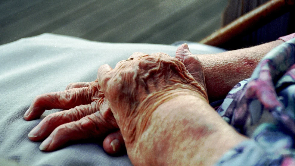 Reumatism är ett samlingsnamn för omkring 200 olika sjukdomar. En av de vanligaste är ledgångsreumatism.