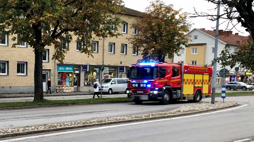 Klockan 17.20 larmades Västra Sörmlands räddningstjänst till Forssjösjön.