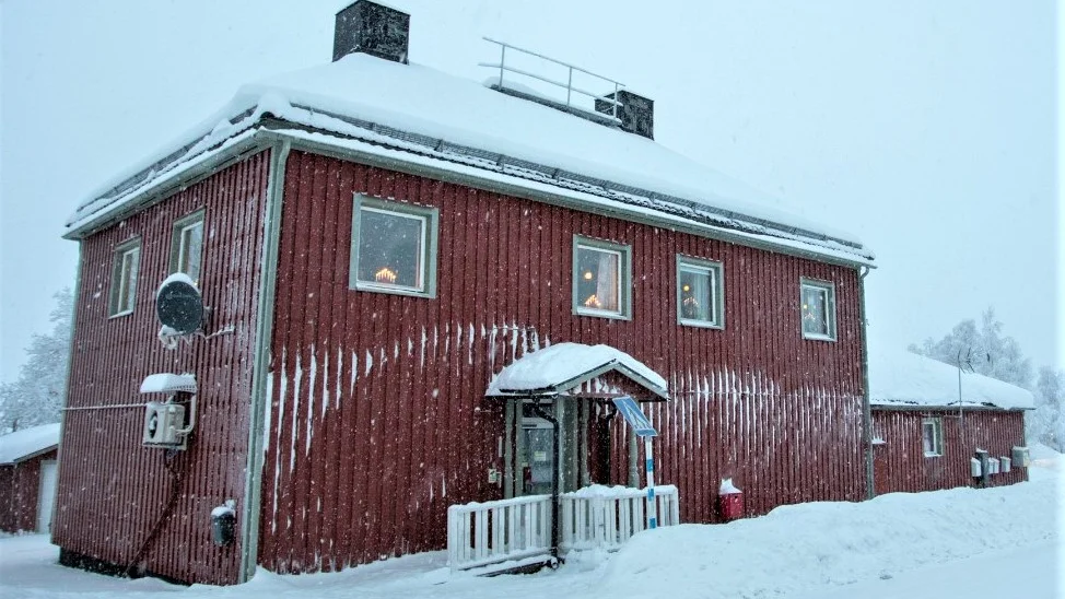 Det våras för en ny butik i Porjus. Ett möjligt förvärv är den tidigare affärsfastigheten.