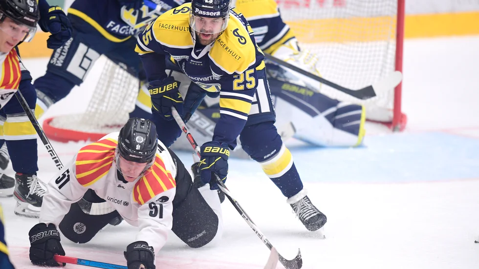 HV71 och Brynäs genomför lönesänkningar för att rädda sin ekonomi. Arkivbild.