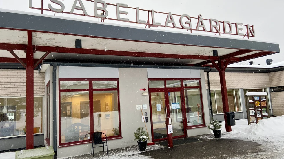 Enligt två anmälningar till Arbetsmiljöverket ska "flertalet medarbetare" på Isabellagården ha smittats med viruset i januari. 