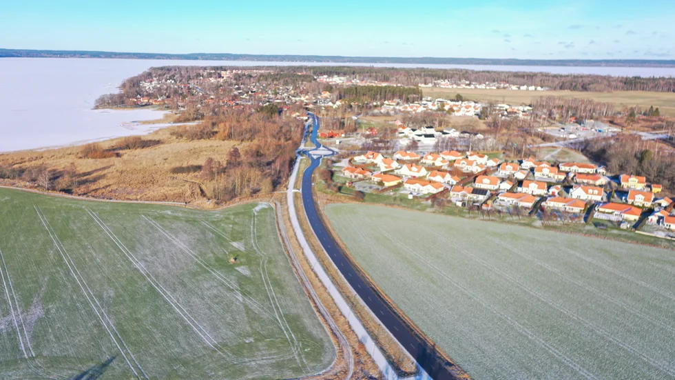 Med sitt läge vid Roxen är Ekängen ett populärt område. Kommande år väntas stadsdelen växa kraftigt.