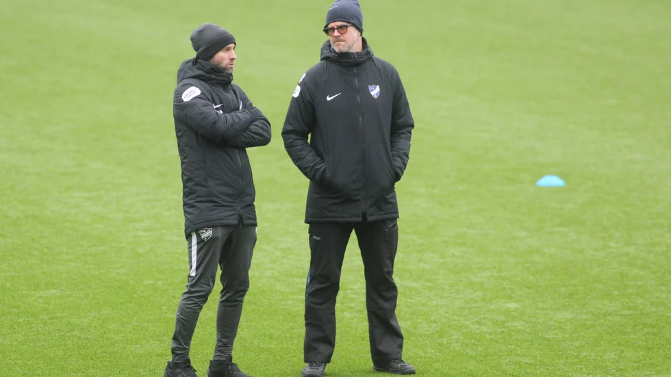 Mathias Florén och Rikard Norling höll de Kim Hellberg-ledda övningarna under uppsikt.