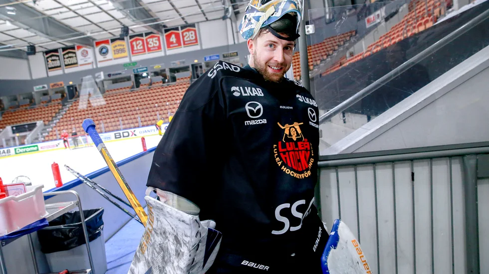 Joel Lassinantti valde att gå ned i lön för att kunna spela med Luleå Hockey denna säsong.
