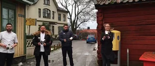Ministern svarar om kastrullupproret: "För en dialog"