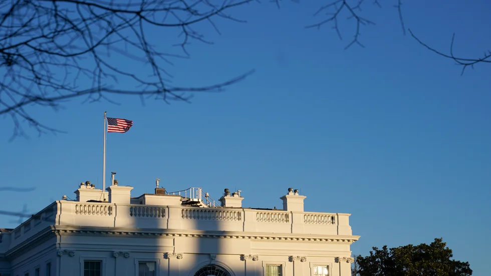 Människor som genomgått könskorrigerande behandling är åter välkomna i USA:s militära led, meddelar Vita huset.