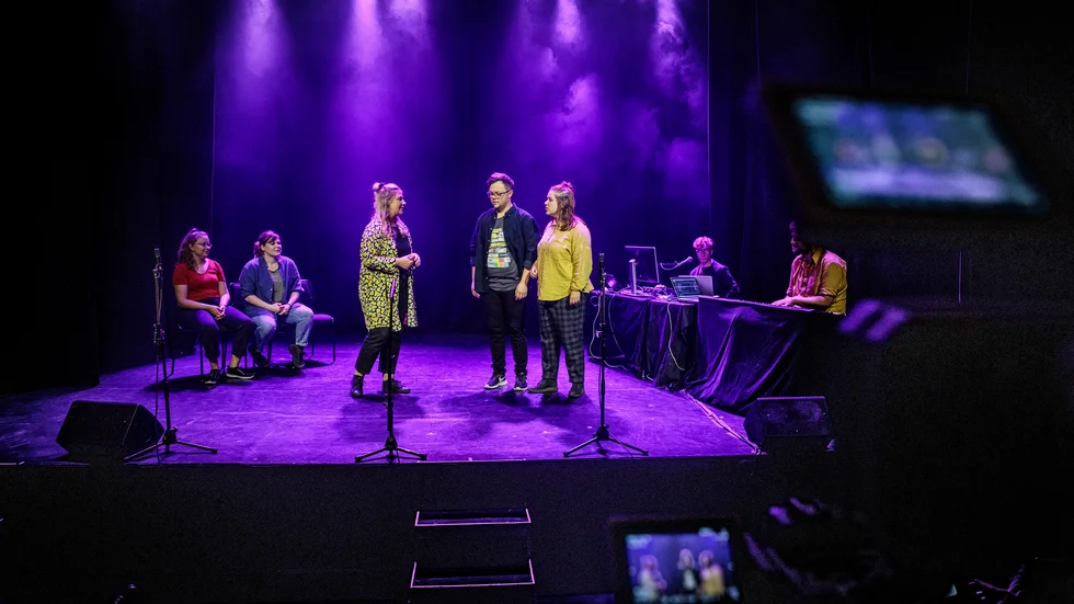 Många har fått ställa om och smittsäkra sin verksamhet under pandemin genom exempelvis livestream. Bilden är från Teater Pregos improvisationsteater på Reginateatern som sändes i digital form.