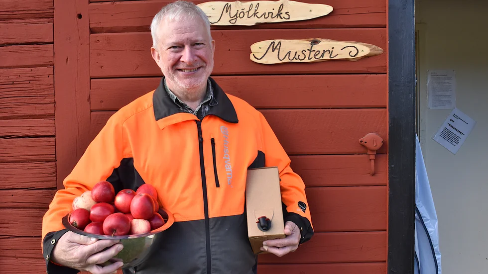 Efter förra årets skrala äppelskörd står Fredrik Lennman nu redo att sätta press på årets äpplen. "Det viktigaste är att ta tillvara på allting", säger han. 
