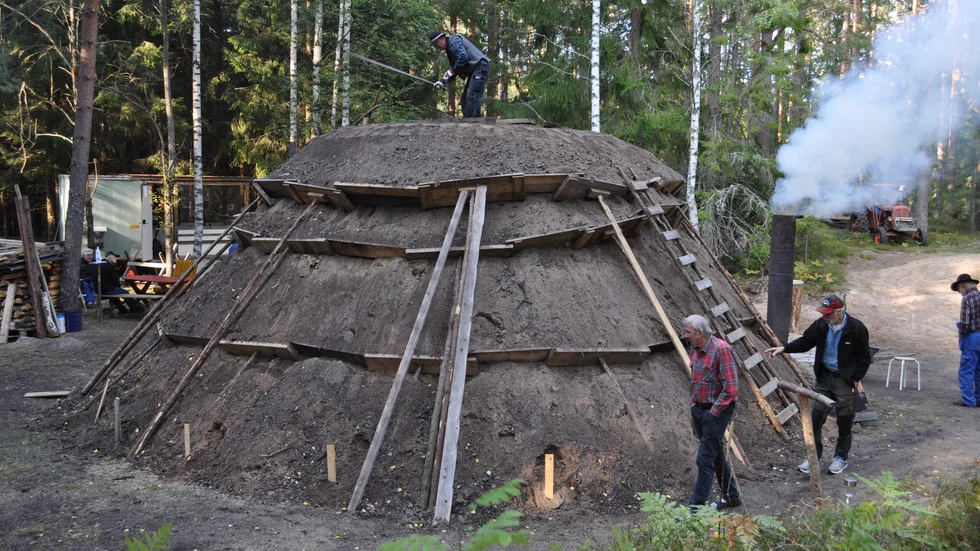 Kolmilan Ingegerd tändes under torsdagen under pompa och ståt. Yngve Allansson tätar på toppen.