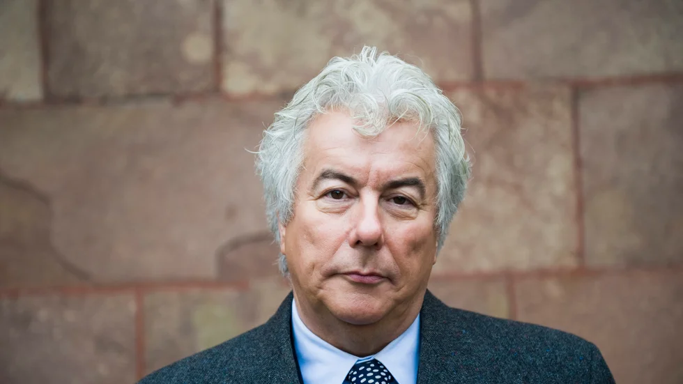 Författaren Ken Follett är aktuell med "En värld utan slut", fortsättningen på den medeltida spänningsromanen "Svärdet och spiran". Arkivbild.
