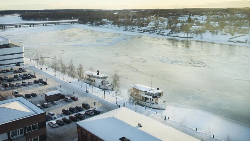 Skakning och kraftig smäll i Umeå. 