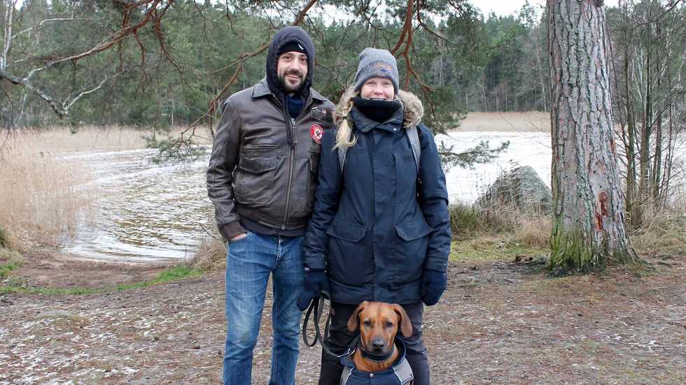 Jorge, Susanne och hunden Cameli. 