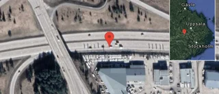 Stopp på E18 på grund av trafikolycka med en personbil