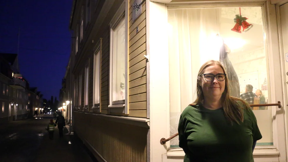 Victoria Lundmark jobbar på Kompassen som har öppet fyra dagar i veckan. Här säljs fika och lättare mat till självkostnadspris.