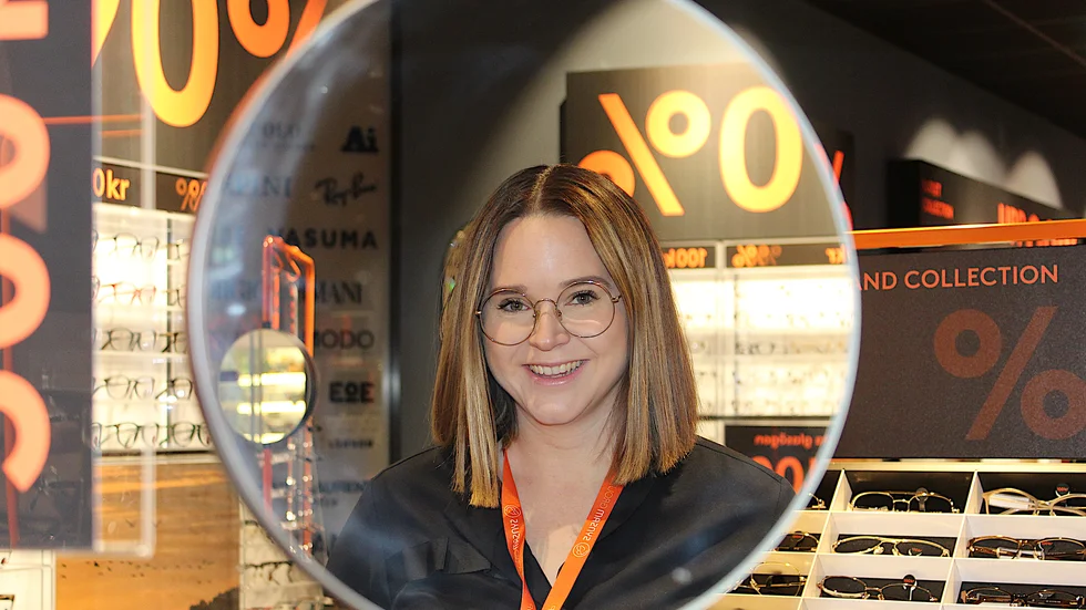Hanna Lundin, butikschef för Synsams nya butik i I-huset i Tornby, ser fram mot öppning där fokus kommer att ligga på outlet och recycling.