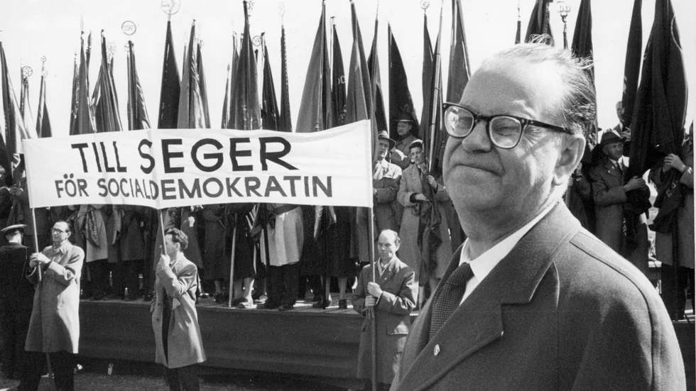 Tage Erlander - här på bild från slutet av 50-talet - talade om de stigande förväntningarnas missnöje. Stefan Löfven har istället att tampas med missnöje som emanerar från sjunkande förväntningar.